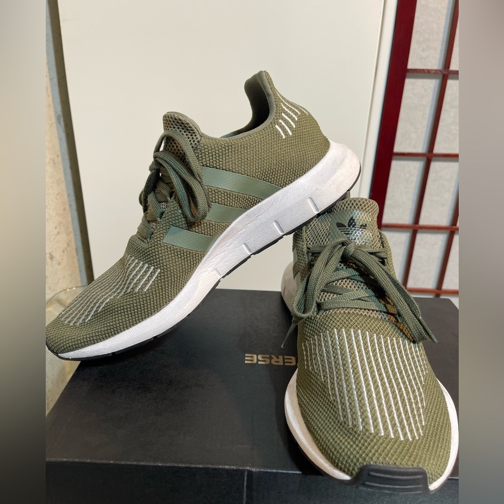 Adidas Originals Swift Run Mens Trainers Sneakers Green Size 10.5 CQ2108 Shoes